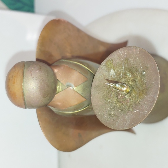 Vintage mid-century bonze and copper Angel candle holders and napkin rings. - Picture 9 of 16